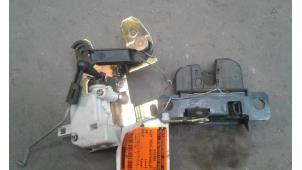 Used Tailgate lock mechanism Volkswagen Golf IV Variant (1J5) 1.6 Price on request offered by Autodemontage Joko B.V.