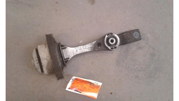Used Engine mount Volkswagen Golf IV Variant (1J5) 1.6 Price on request offered by Autodemontage Joko B.V.