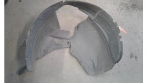 Used Wheel arch liner Chrysler Voyager/Grand Voyager (RG) 2.8 CRD 16V Autom. Price on request offered by Autodemontage Joko B.V.