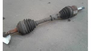 Used Front drive shaft, left Chrysler Voyager/Grand Voyager (RG) 2.8 CRD 16V Autom. Price on request offered by Autodemontage Joko B.V.