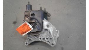 Used Gearbox mount Chrysler Voyager/Grand Voyager (RG) 2.8 CRD 16V Autom. Price on request offered by Autodemontage Joko B.V.