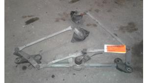 Used Wiper mechanism Chrysler Voyager/Grand Voyager (RG) 2.8 CRD 16V Autom. Price on request offered by Autodemontage Joko B.V.