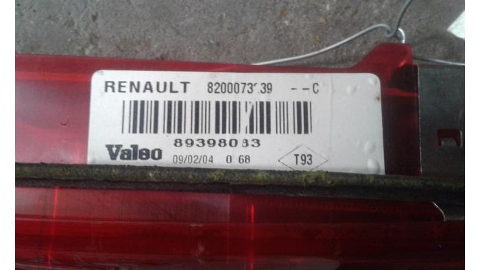 Luz de frenos adicional centro de un Renault Scénic II (JM) 2.0 16V 2004