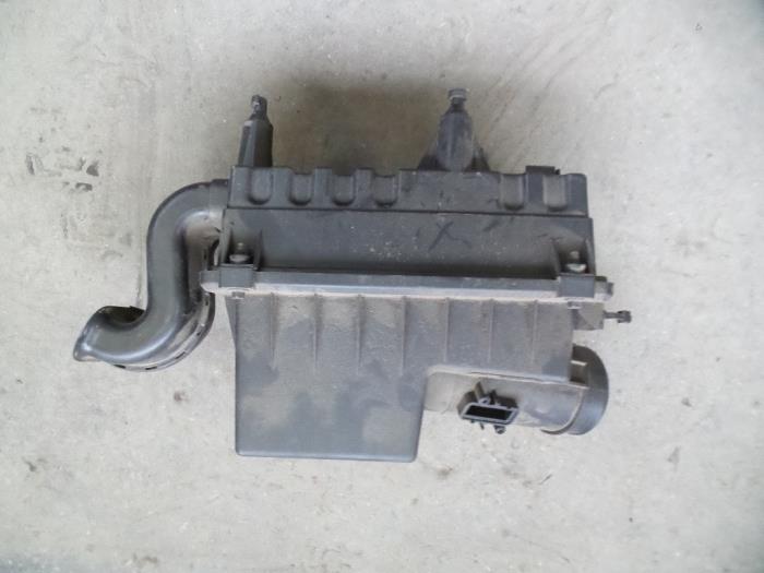 Gebrauchte Luftfiltergehäuse Ford Transit Connect 1.8 TDCi 75 Preis auf Anfrage angeboten von Autodemontage Joko B.V.