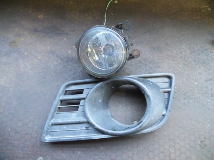Używane Halogen lewy Suzuki Swift (ZA/ZC/ZD1/2/3/9) 1.3 VVT 16V Cena na żądanie oferowane przez Autodemontage Joko B.V.