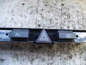 Used Panic lighting switch Opel Zafira (M75) 1.9 CDTI Price on request offered by Autodemontage Joko B.V.