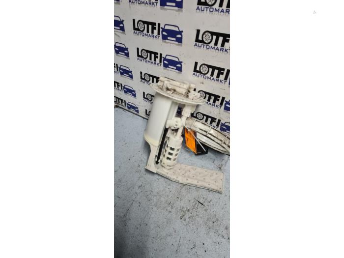 Begagnade Bensinpump Toyota Yaris III (P13) 1.0 12V VVT-i Pris € 65,00 Marginaltabell erbjuds av Automarkt Lotfi