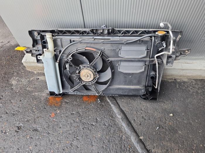 Begagnade Front Smart Forfour (454) 1.1 12V Pris € 150,00 Marginaltabell erbjuds av Automarkt Lotfi