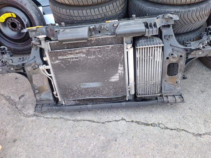 Front panel from a Kia Carens IV (RP) 1.6 GDI 16V 2014