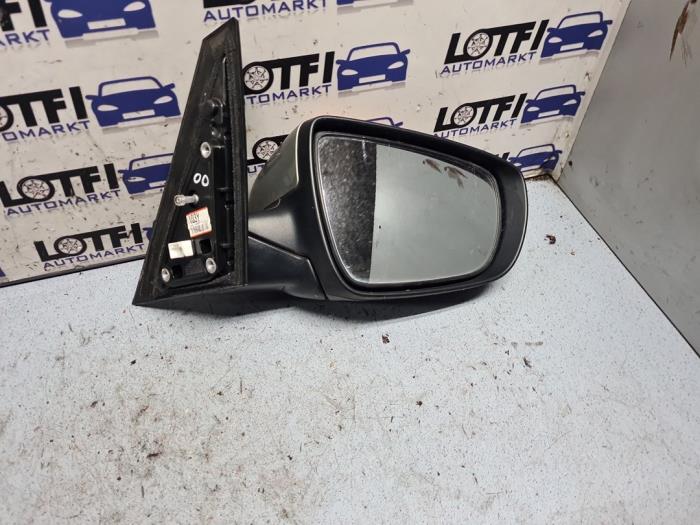 Wing mirror, right from a Kia Carens IV (RP) 1.6 GDI 16V 2014