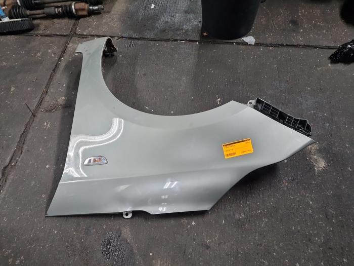Front wing, left from a Kia Carens IV (RP) 1.6 GDI 16V 2014