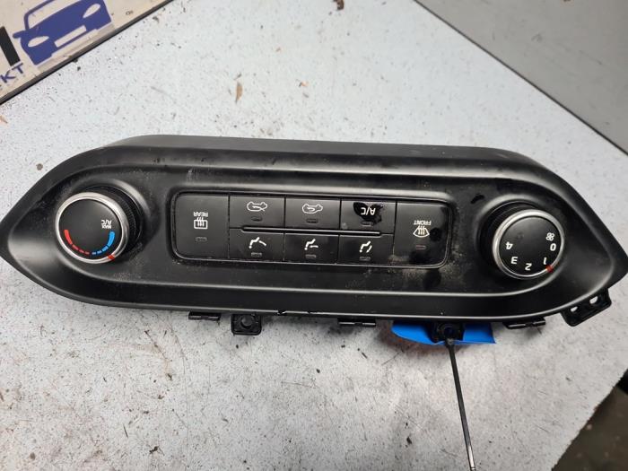Luftkonditionering, kontrollpanel från en Kia Carens IV (RP) 1.6 GDI 16V 2014