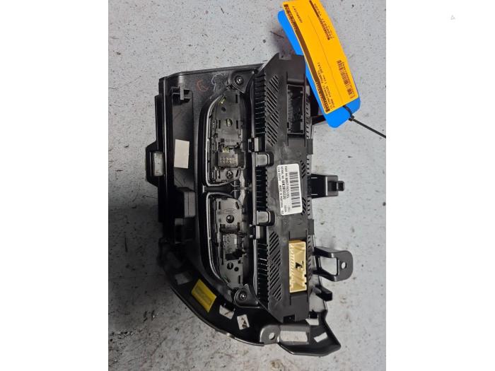 Używane Panel climatronic Ford Focus 3 Wagon 1.0 Ti-VCT EcoBoost 12V 125 Cena € 95,00 Procedura marży oferowane przez Automarkt Lotfi