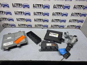 Ignition lock + computer from a Opel Zafira Tourer (P12) 1.6 CDTI 16V ecoFLEX 134 2017