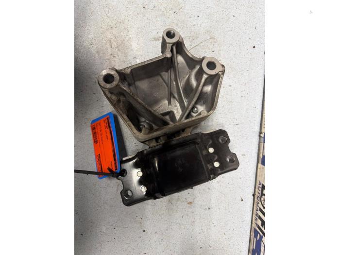Used Engine mount Seat Leon (1P1) 1.4 TSI 16V Price € 30,00 Margin scheme offered by Automarkt Lotfi