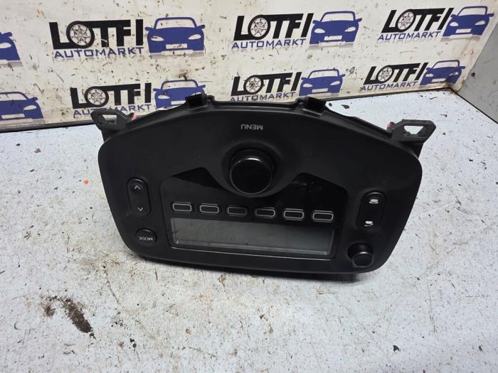 Begagnade Innerdisplay Citroen C1 1.2 PureTech 82 12V Pris € 60,00 Marginaltabell erbjuds av Automarkt Lotfi