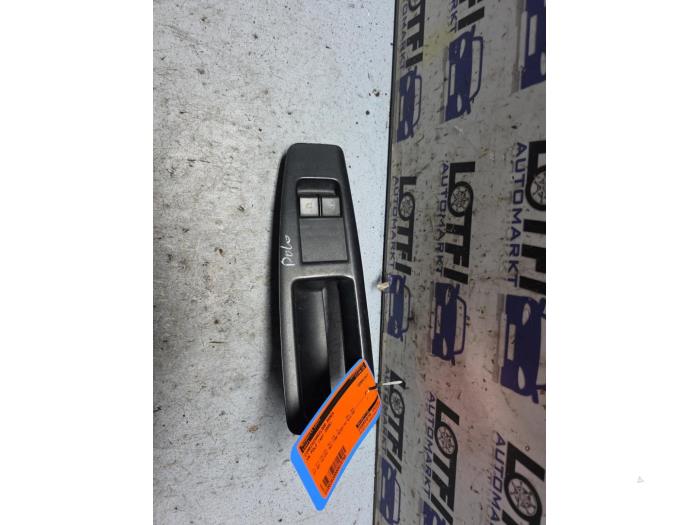 Usados Interruptor combinado de ventanillas Volkswagen Polo IV (9N1/2/3) 1.2 12V Precio € 10,00 Norma de margen ofrecido por Automarkt Lotfi
