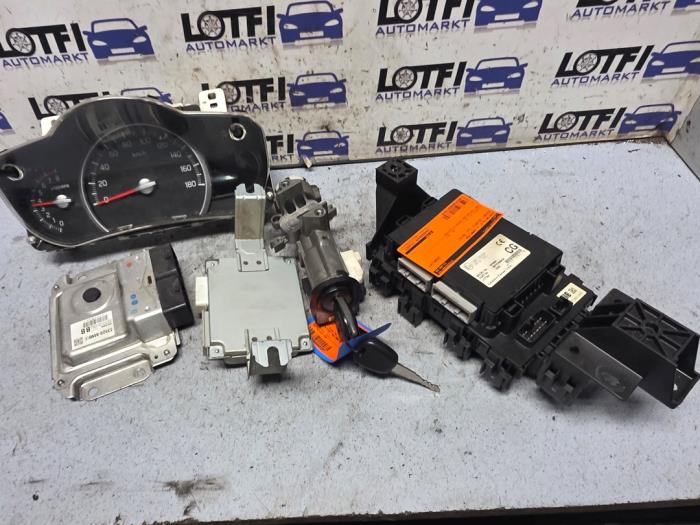 Used Ignition lock + computer Suzuki Celerio (LF) 1.0 12V Dualjet Price € 150,00 Margin scheme offered by Automarkt Lotfi