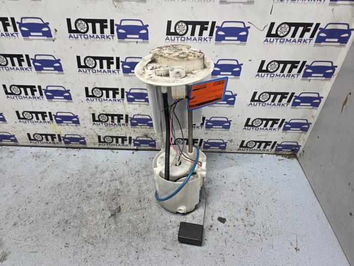 Begagnade Bensinpump Toyota Yaris II (P9) 1.33 16V Dual VVT-I Pris € 40,00 Marginaltabell erbjuds av Automarkt Lotfi