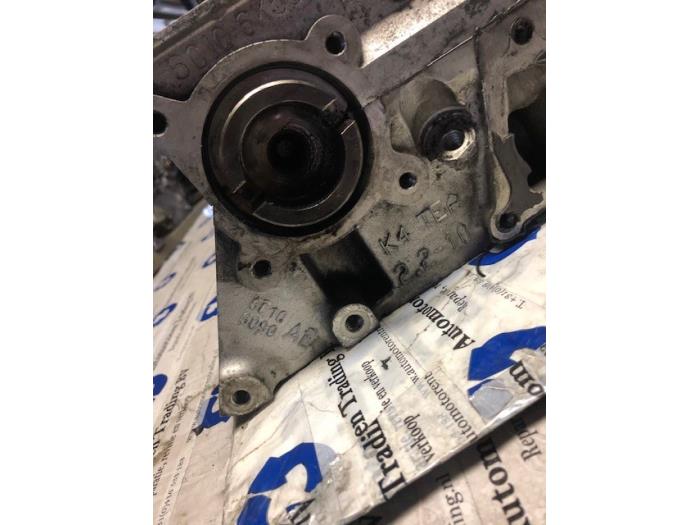Usados Culata Ford Transit Precio € 350,00 Norma de margen ofrecido por Automotoren Trading b.v.