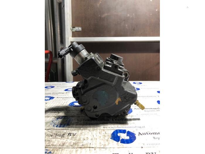 Mechanical fuel pump from a Renault Trafic