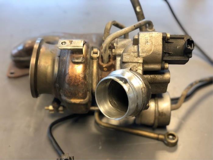 Turbo Volvo V70 - 53039700413 B4204T11 - Automotoren Trading B.v.