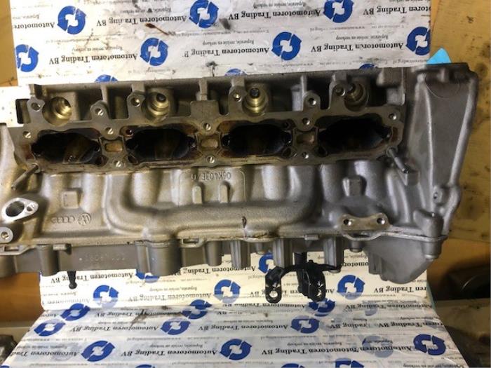 Begagnade Topplock Audi A4 Pris € 500,00 Marginaltabell erbjuds av Automotoren Trading b.v.