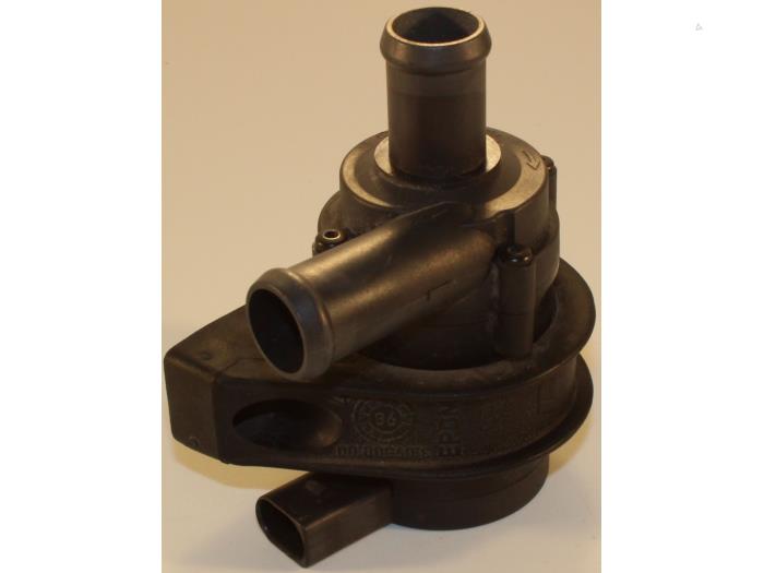 Begagnade Extra vattenpump Volkswagen Golf VI (5K1) Pris € 50,00 Marginaltabell erbjuds av Automotoren Trading b.v.