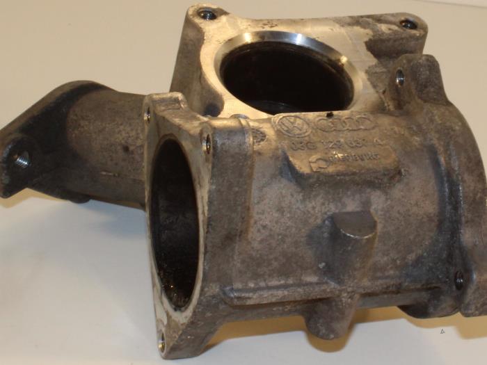 Gebrauchte AGR Rohr Volkswagen Caddy III (2KA,2KH,2CA,2CH) 2.0 Ecofuel Preis € 35,00 Margenregelung angeboten von Automotoren Trading b.v.