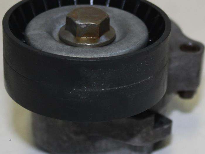 Usados Rodillo tensor correa múltiple Opel Combo (Corsa C) 1.3 CDTI 16V Precio € 35,00 Norma de margen ofrecido por Automotoren Trading b.v.
