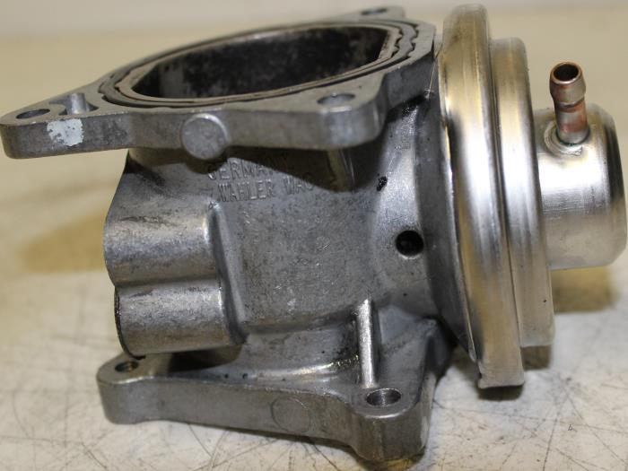 EGR valve from a Volkswagen Golf V (1K1) 1.9 TDI 2008