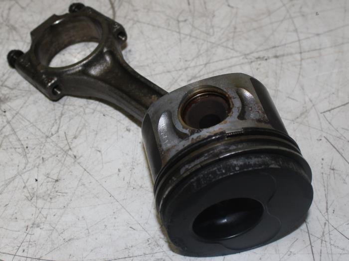 Used Piston Volkswagen Miscellaneous Price € 75,00 Margin scheme offered by Automotoren Trading b.v.