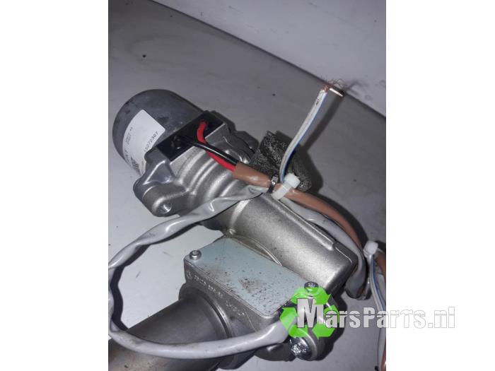Power steering pump from a Toyota Aygo (B10) 1.0 12V VVT-i 2011