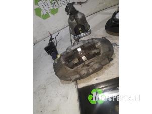 Used Front brake calliper, left BMW 4 serie (F32) Price on request offered by Autodemontagebedrijf De Mars