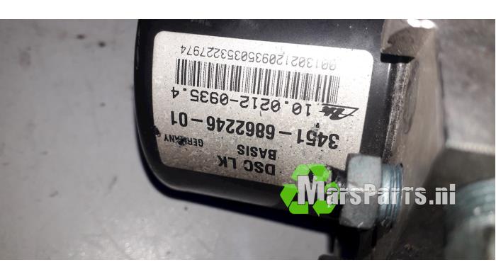 ABS pump from a BMW 1 serie (F20) 116i 1.6 16V 2014