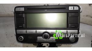 Used CD player Volkswagen Jetta III (1K2) 2.0 TDI 16V 140 Price € 30,00 Margin scheme offered by Autodemontagebedrijf De Mars