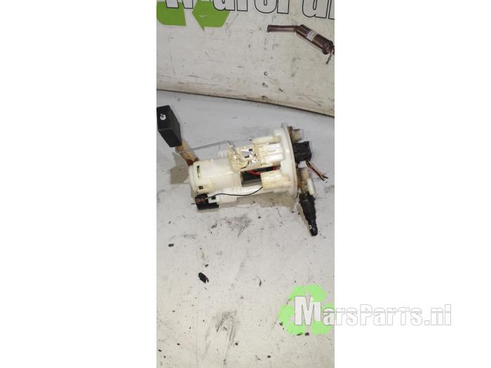 Begagnade Bensinpump Suzuki Alto 1.0 12V Pris € 25,00 Marginaltabell erbjuds av Autodemontagebedrijf De Mars