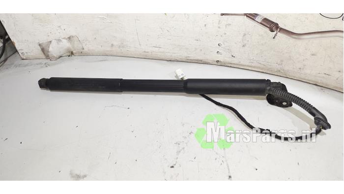 Używane Silnik tylnej klapy BMW 3 serie Touring (F31) 330d 3.0 24V Cena € 68,00 Procedura marży oferowane przez Autodemontagebedrijf De Mars