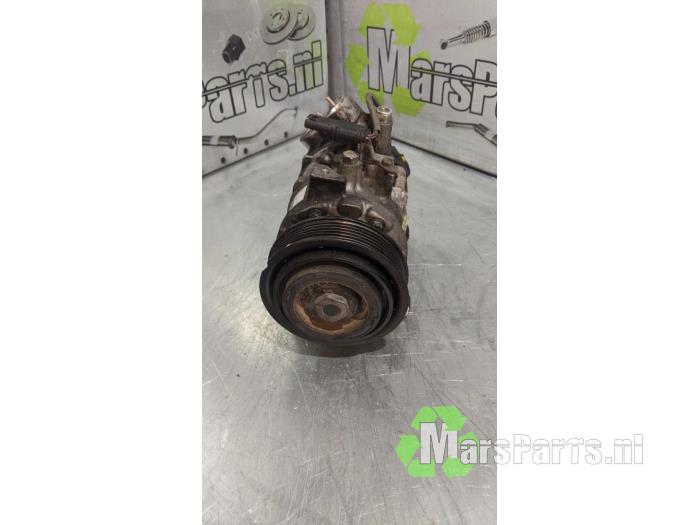 Air conditioning pump from a BMW 1 serie (F20) 125d 2.0 16V 2013