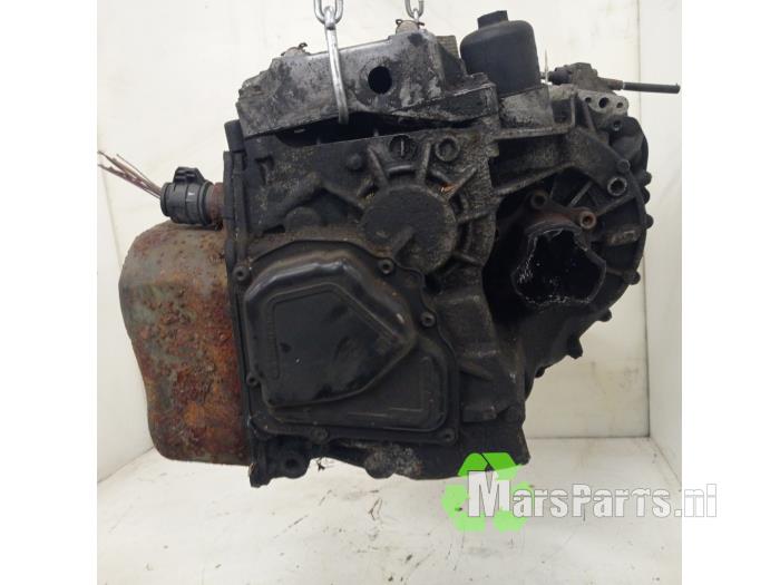 Getriebe van een Volkswagen Passat (3C2) 2.0 TDI 16V 140 2006