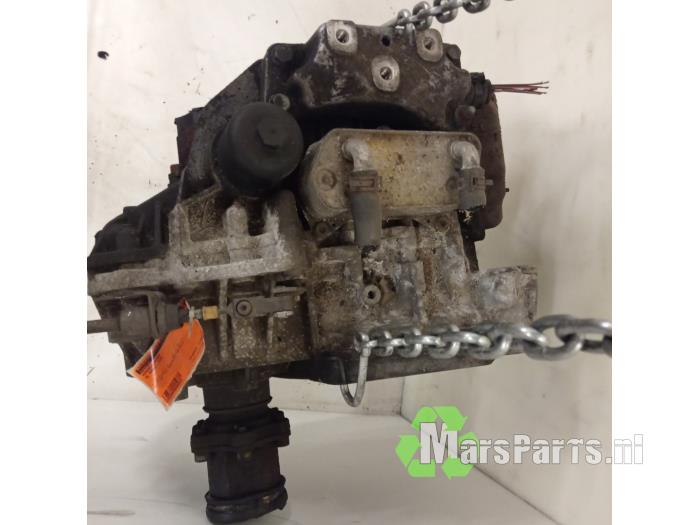 Getriebe van een Volkswagen Passat (3C2) 2.0 TDI 16V 140 2006