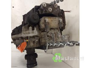 Getriebe van een Volkswagen Passat (3C2) 2.0 TDI 16V 140 2006