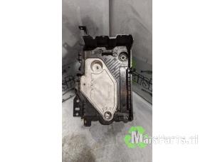 Used Battery box Renault Clio V (RJAB) 1.0 TCe 100 12V Price € 36,00 Margin scheme offered by Autodemontagebedrijf De Mars