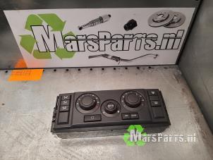 Usados Panel de control de calefacción Landrover Range Rover Sport (LS) 3.6 TDV8 32V Precio € 80,00 Norma de margen ofrecido por Autodemontagebedrijf De Mars
