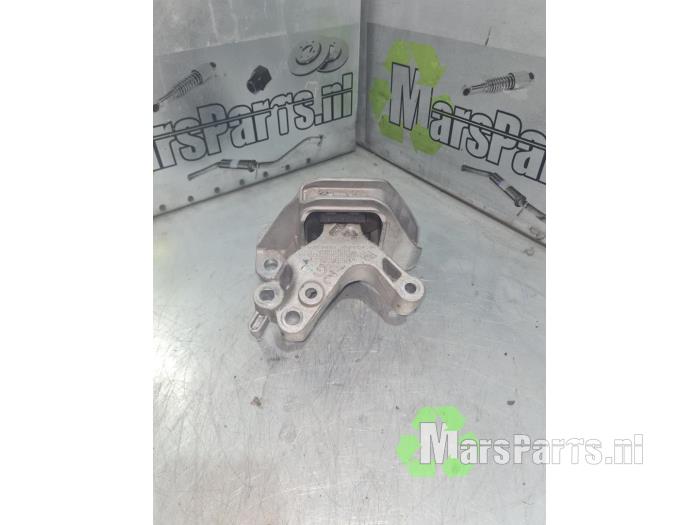 Usagé Support moteur Nissan Qashqai (J11) 1.2 DIG-T 16V Prix € 40,00 Règlement à la marge proposé par Autodemontagebedrijf De Mars
