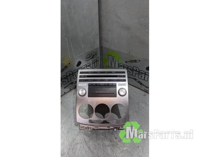 Begagnade CD-spelare Mazda 5 (CR19) 1.8i 16V Pris € 54,00 Marginaltabell erbjuds av Autodemontagebedrijf De Mars