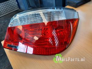 Gebrauchte Rücklicht rechts BMW 5 serie (E60) 530i 24V Preis € 32,00 Margenregelung angeboten von Autodemontagebedrijf De Mars