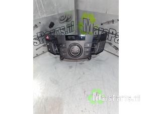 Usados Panel de control de calefacción Hyundai i40 CW (VFC) 1.7 CRDi 16V Precio € 72,00 Norma de margen ofrecido por Autodemontagebedrijf De Mars