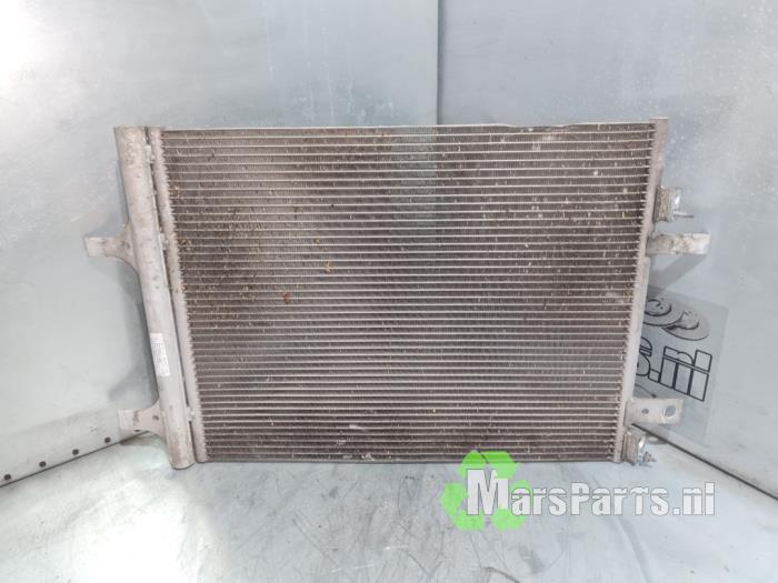 Gebrauchte Klima Kondensor Peugeot 3008 II (M4/MC/MJ/MR) 1.2 12V e-THP PureTech 130 Preis € 50,40 Margenregelung angeboten von Autodemontagebedrijf De Mars