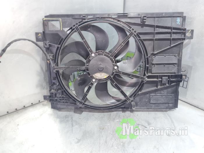 Moto ventilateur d'un Peugeot 3008 II (M4/MC/MJ/MR) 1.2 12V e-THP PureTech 130 2018